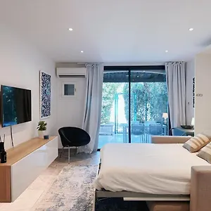 Moderne Dans Le Golfe De Saint-tropez Appartement Gassin